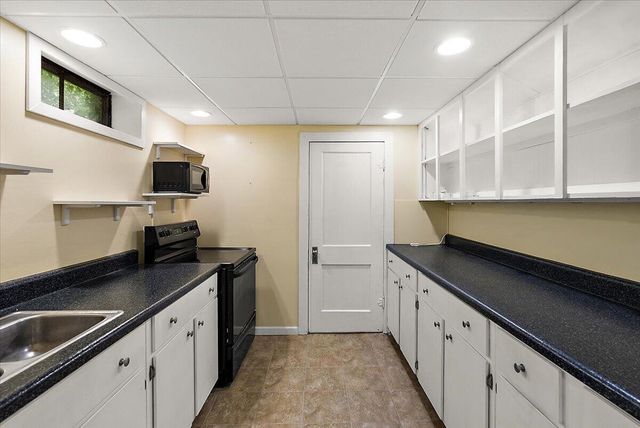 4742 Curwood Avenue, Grand Rapids, MI 49508