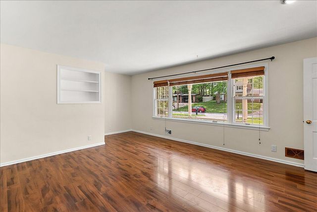 4742 Curwood Avenue, Grand Rapids, MI 49508
