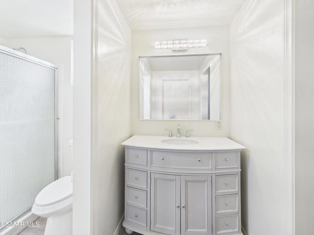 831 N Beachwood Drive, Burbank, CA 91506