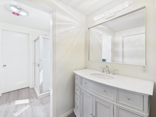 831 N Beachwood Drive, Burbank, CA 91506