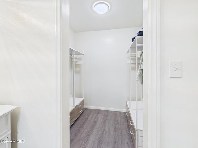 831 N Beachwood Drive, Burbank, CA 91506