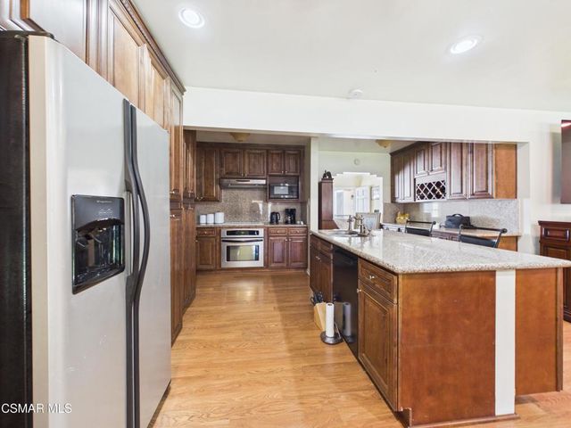 831 N Beachwood Drive, Burbank, CA 91506