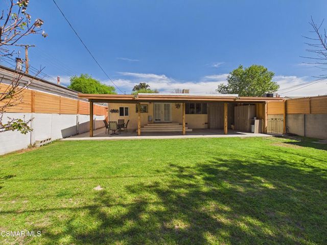 831 N Beachwood Drive, Burbank, CA 91506