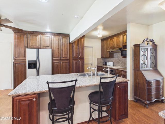 831 N Beachwood Drive, Burbank, CA 91506