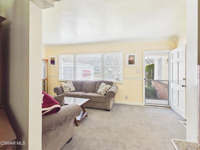 831 N Beachwood Drive, Burbank, CA 91506