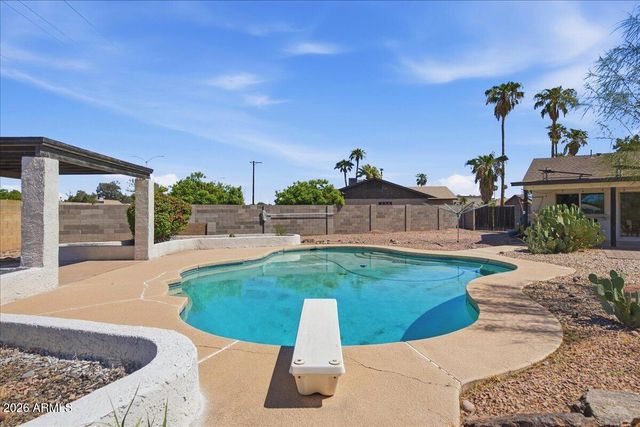 2018 S DAVIS Circle, Mesa, AZ 85210