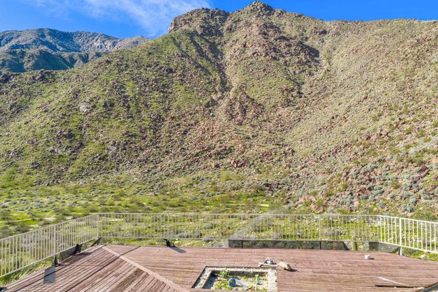 1133 W Dolores Court, Palm Springs, CA 92262
