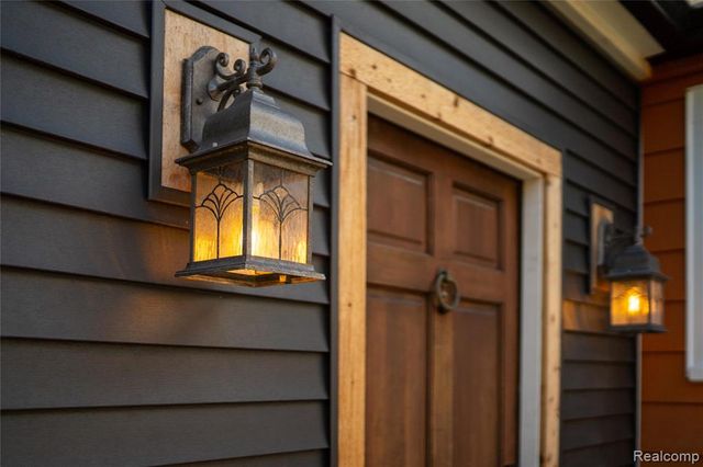 22618 Brookdale Street, Farmington, MI 48336