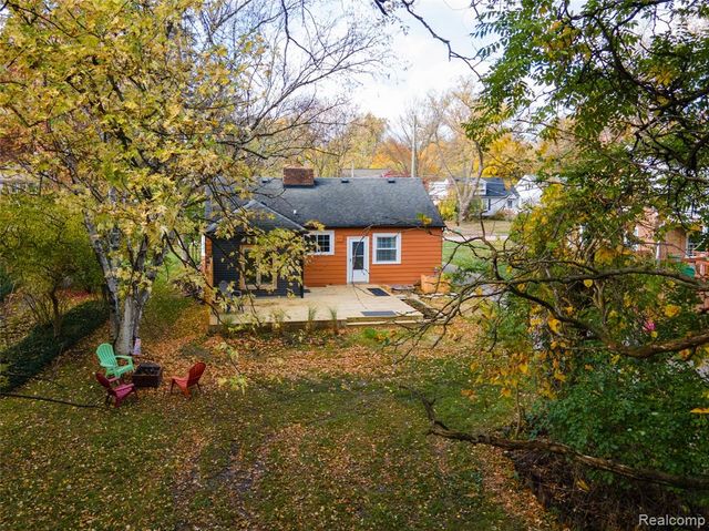 22618 Brookdale Street, Farmington, MI 48336