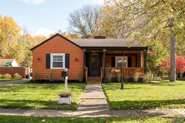 22618 Brookdale Street, Farmington, MI 48336