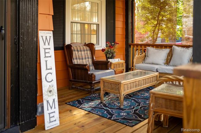 22618 Brookdale Street, Farmington, MI 48336