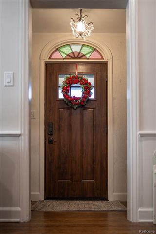 22618 Brookdale Street, Farmington, MI 48336