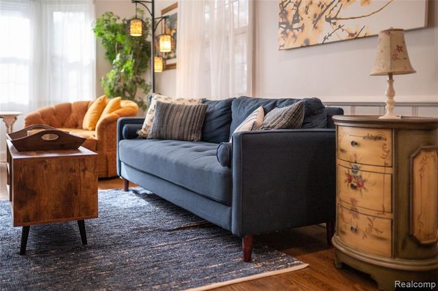 22618 Brookdale Street, Farmington, MI 48336