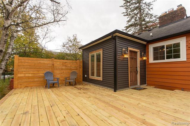 22618 Brookdale Street, Farmington, MI 48336