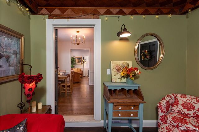 22618 Brookdale Street, Farmington, MI 48336