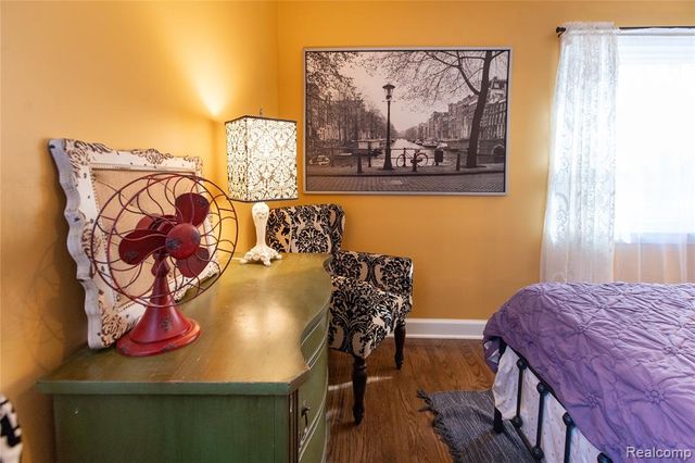 22618 Brookdale Street, Farmington, MI 48336