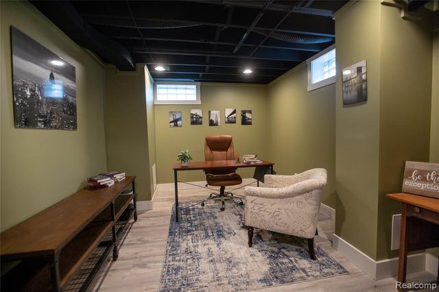 22618 Brookdale Street, Farmington, MI 48336