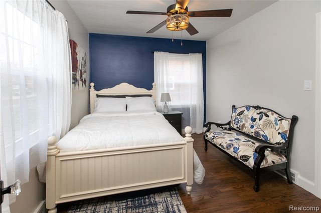 22618 Brookdale Street, Farmington, MI 48336