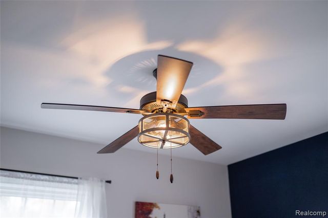 22618 Brookdale Street, Farmington, MI 48336