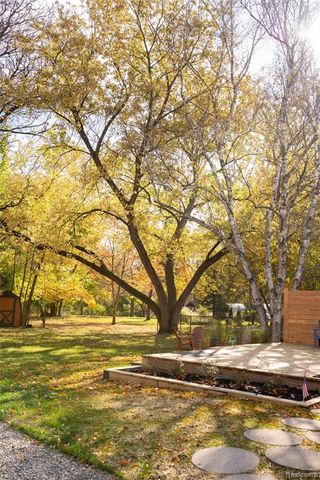 22618 Brookdale Street, Farmington, MI 48336