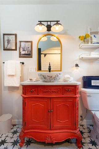 22618 Brookdale Street, Farmington, MI 48336