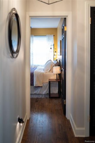 22618 Brookdale Street, Farmington, MI 48336