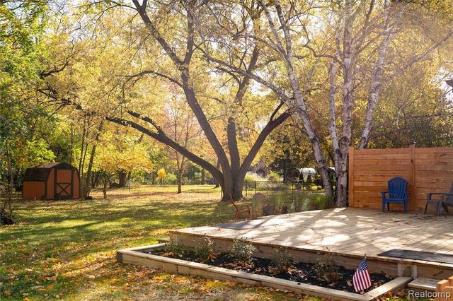 22618 Brookdale Street, Farmington, MI 48336