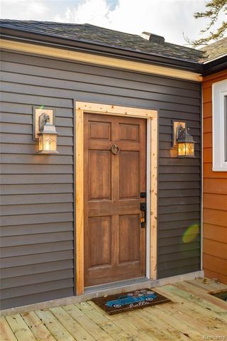 22618 Brookdale Street, Farmington, MI 48336