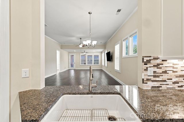 8407 Festival Way, Charlotte, NC 28215