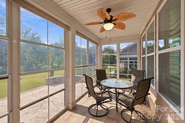 8407 Festival Way, Charlotte, NC 28215