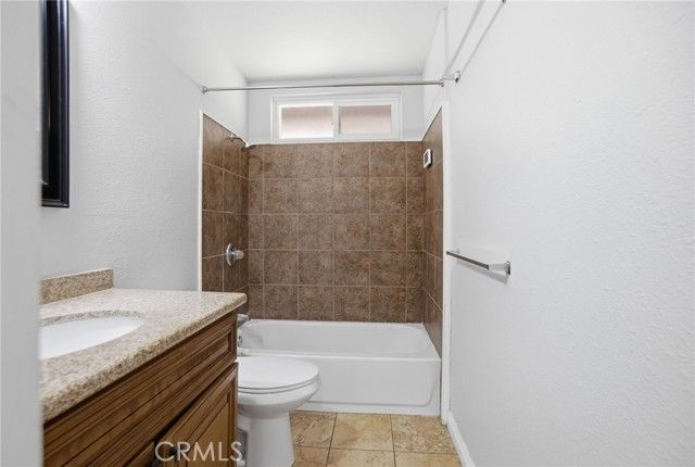 2083 S Cedar Street, Santa Ana, CA 92707