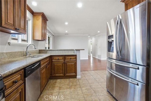 2083 S Cedar Street, Santa Ana, CA 92707