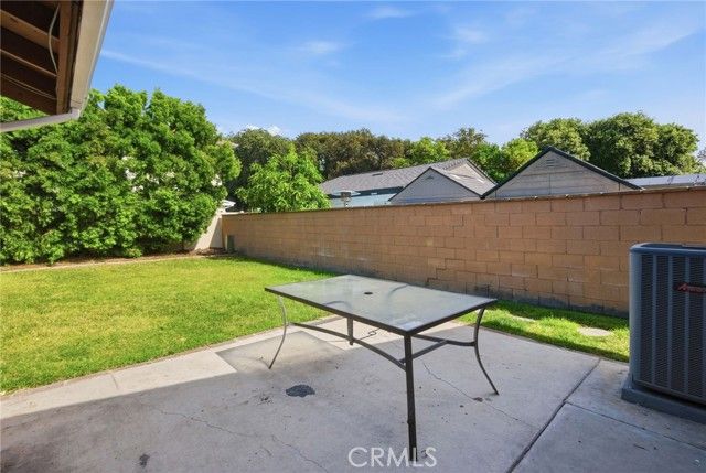 2083 S Cedar Street, Santa Ana, CA 92707
