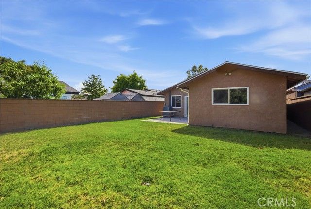 2083 S Cedar Street, Santa Ana, CA 92707
