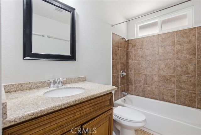 2083 S Cedar Street, Santa Ana, CA 92707