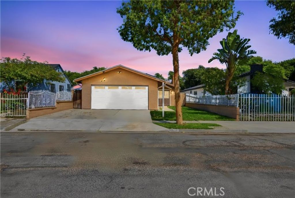 2083 S Cedar Street, Santa Ana, CA 92707