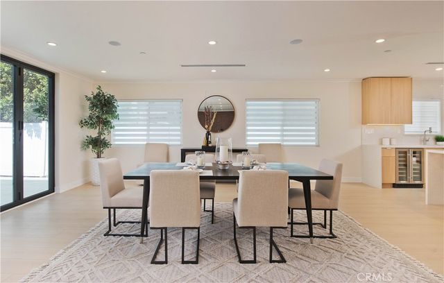 16158 Magnolia, Encino, CA 91436