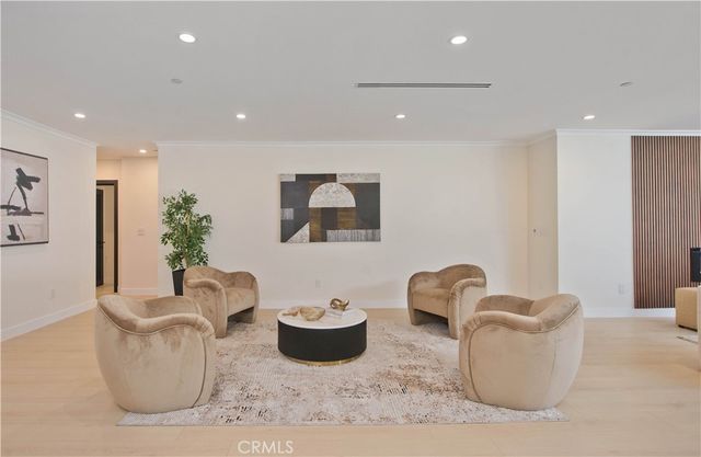 16158 Magnolia, Encino, CA 91436