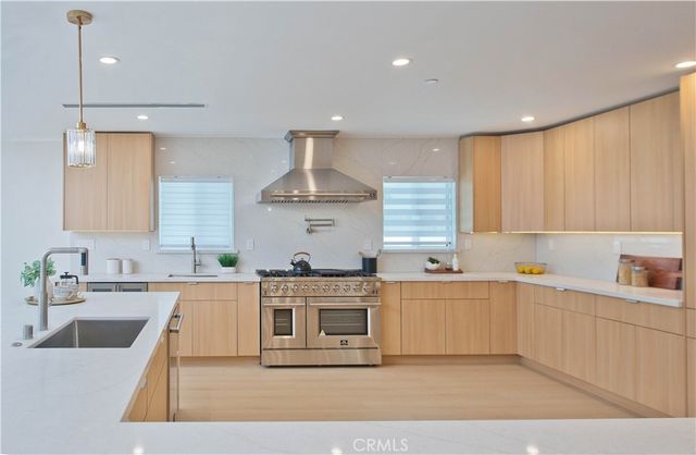 16158 Magnolia, Encino, CA 91436