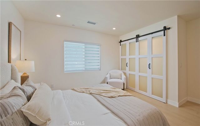 16158 Magnolia, Encino, CA 91436