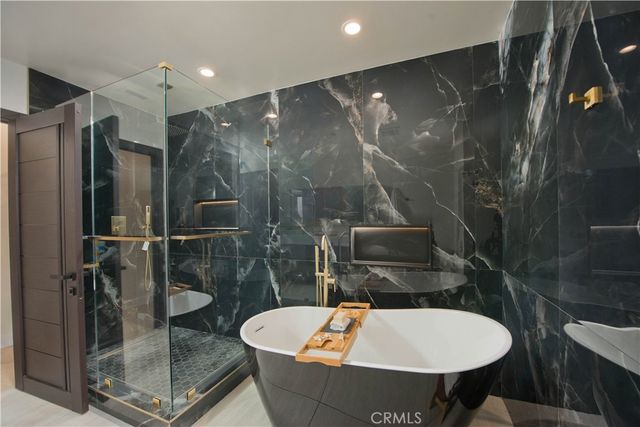 16158 Magnolia, Encino, CA 91436