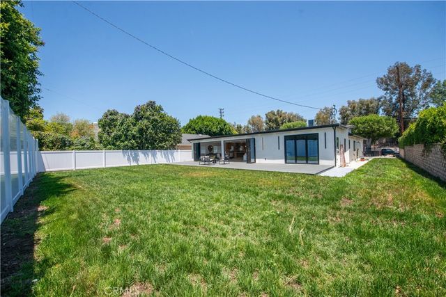 16158 Magnolia, Encino, CA 91436