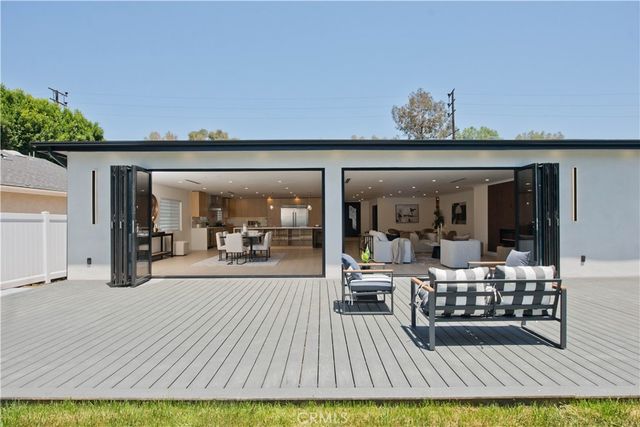 16158 Magnolia, Encino, CA 91436