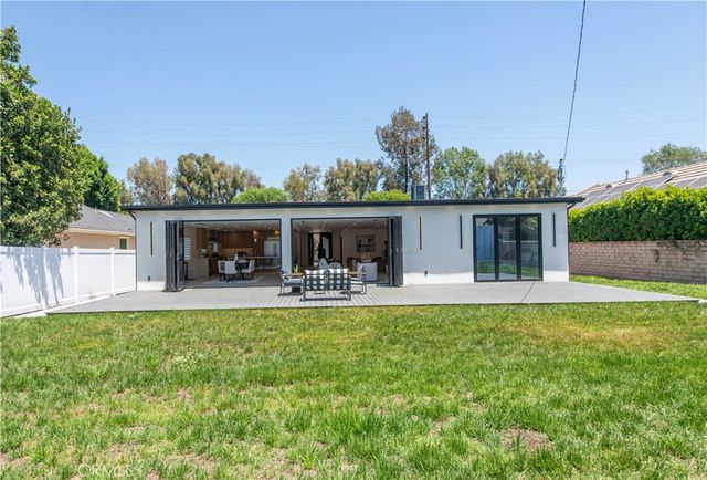 16158 Magnolia, Encino, CA 91436