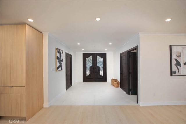 16158 Magnolia, Encino, CA 91436