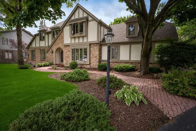 3 Maplewood COURT, Wind Point, WI 53402