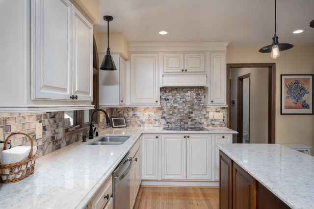3 Maplewood COURT, Wind Point, WI 53402