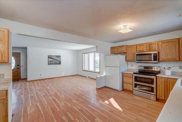 203 Cody Circle, Marshall, WI 53559