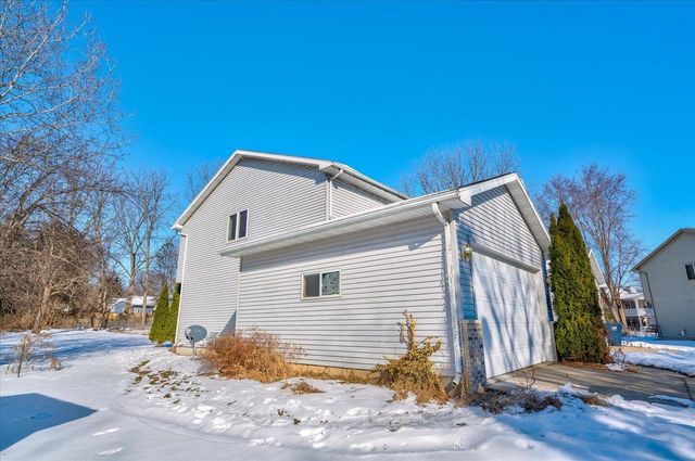 203 Cody Circle, Marshall, WI 53559