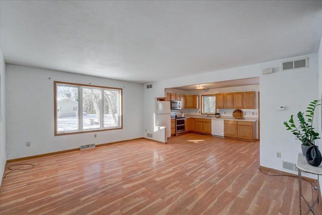 203 Cody Circle, Marshall, WI 53559